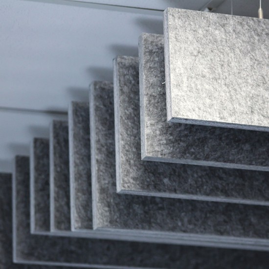 Akustikbaffel - Schallabsorber an der Decke von AkustikKompetenz