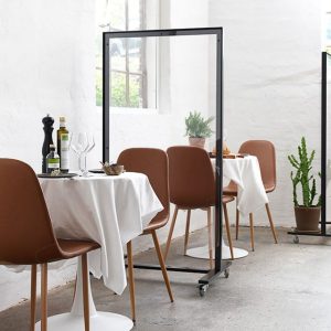 Viren-Praevention-Schutzmassnahme-Buero-Unternehmen-Plexiglas-Spuckschutz-Planex-1024x674